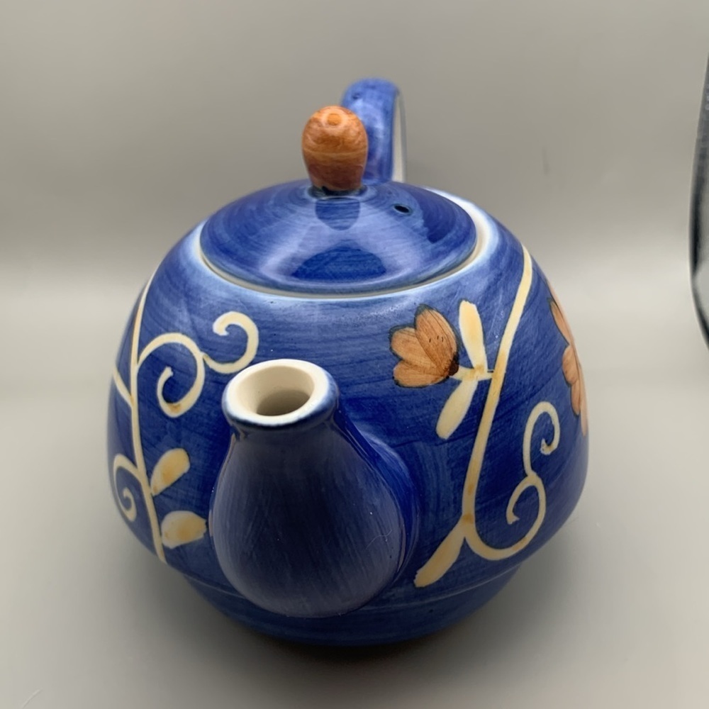 Blue floral Tea pot ceramic Herman Dodge & Son,excellent condition.‎ - Picture 2 of 10